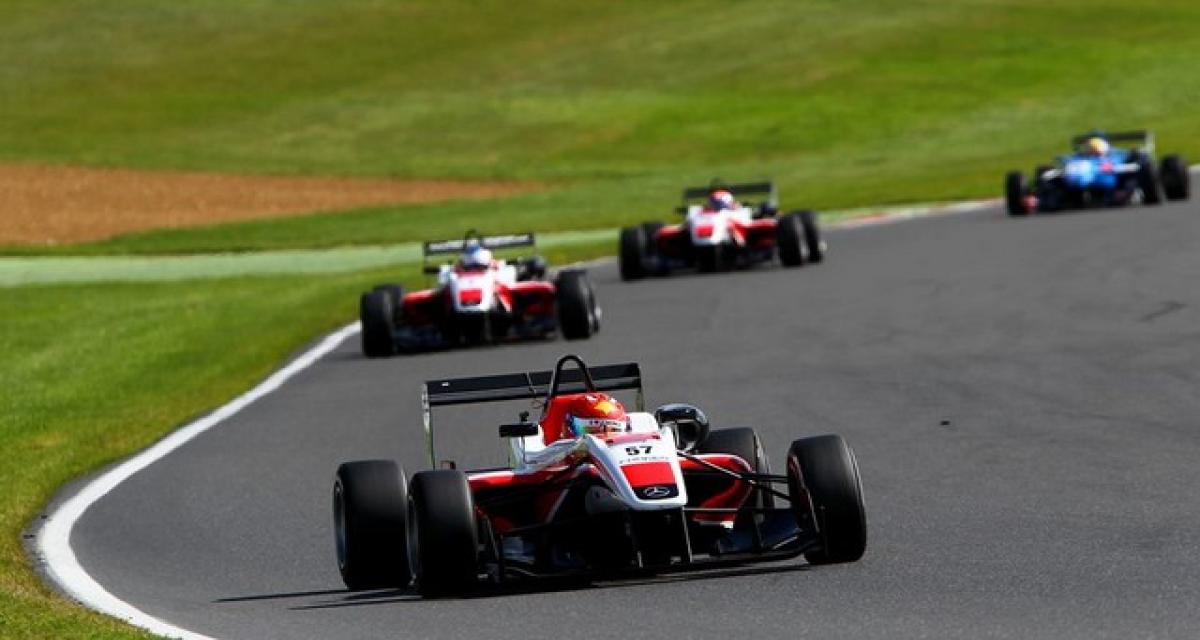 British F3 2014 à Brands Hatch : avantage Cao