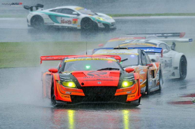 Super GT 2014 - 5 : Makowiecki et Yamamoto vainqueurs du typhon à Fuji 1