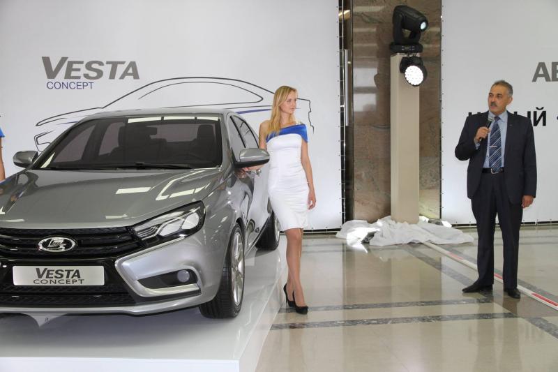  - Moscou 2014 : Lada Vesta et XRay2 Concept 1