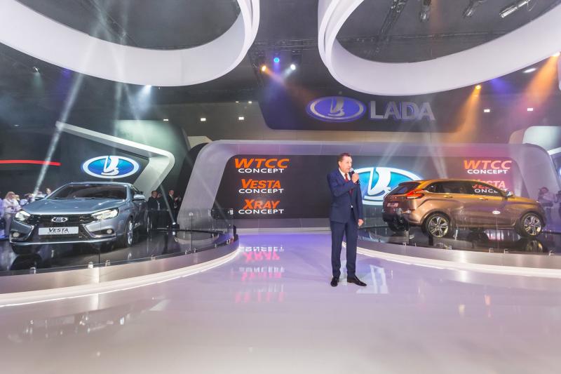  - Moscou 2014 : Lada Vesta et XRay2 Concept 1