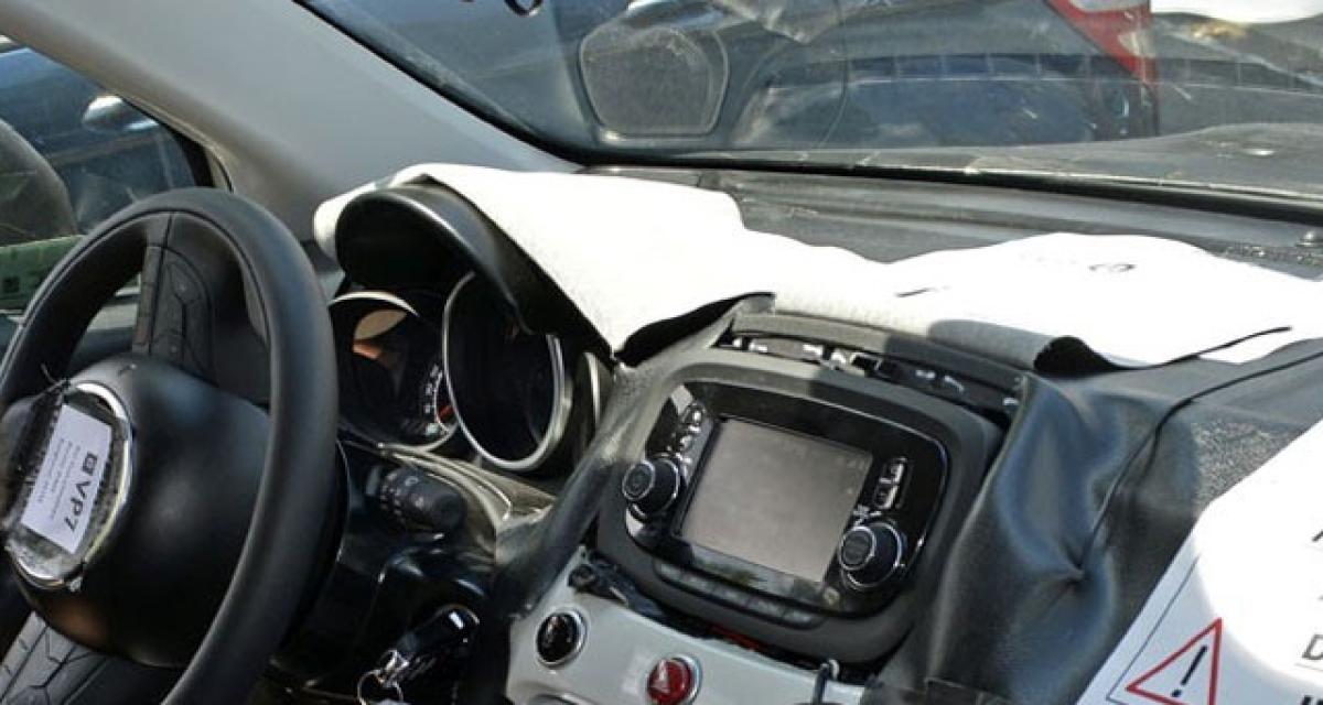 Premier aperçu de l'intérieur de la Fiat 500X