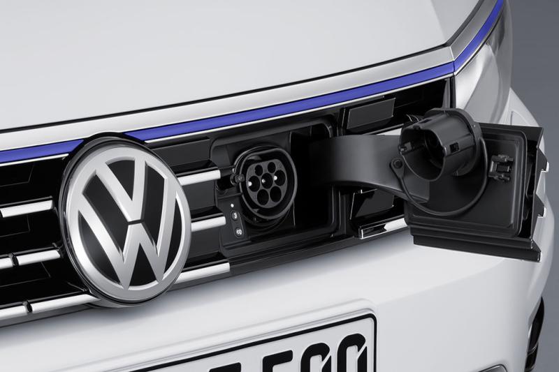  - Paris 2014: Volkswagen Passat GTE 1
