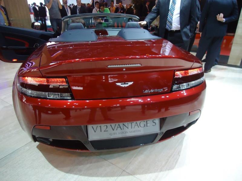  - Paris 2014 Live : Aston Martin V12 Vantage S Roadster Q 1