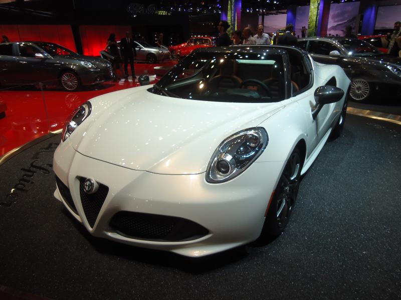  - Paris 2014 Live : Alfa Romeo 4C Spider 1