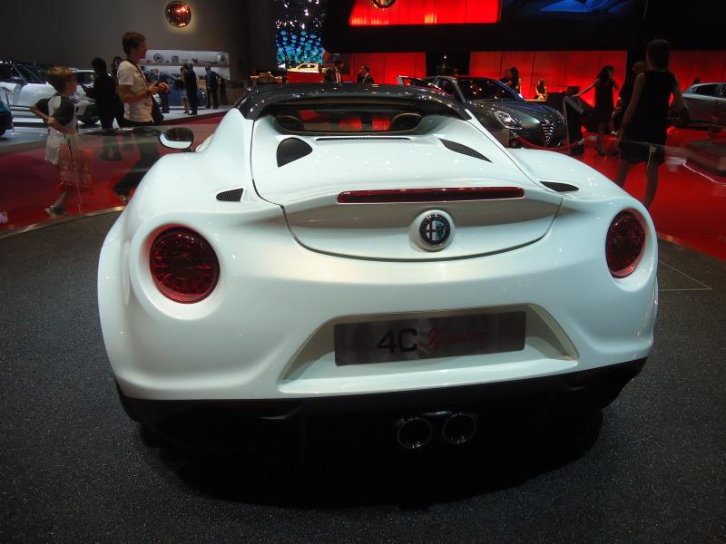  - Paris 2014 Live : Alfa Romeo 4C Spider 1