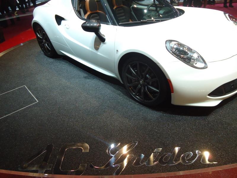  - Paris 2014 Live : Alfa Romeo 4C Spider 1