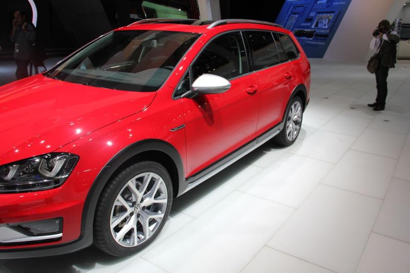  - Paris 2014 live : Volkswagen Golf Alltrack 1