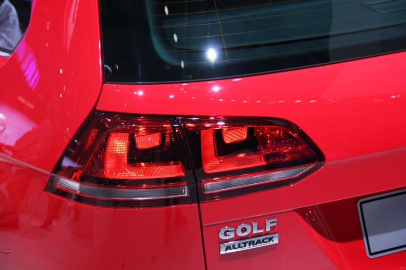  - Paris 2014 live : Volkswagen Golf Alltrack 1