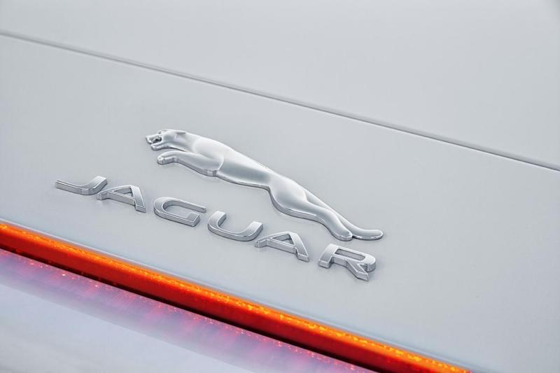  - Los Angeles 2014 : Jaguar F-Type, du neuf 1