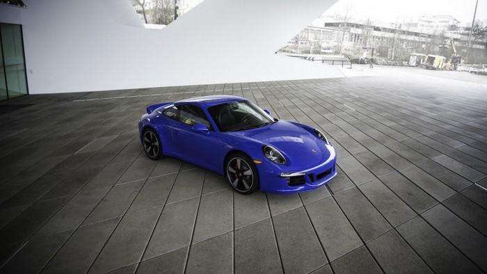  - Porsche 911 GTS Club Coupe 1