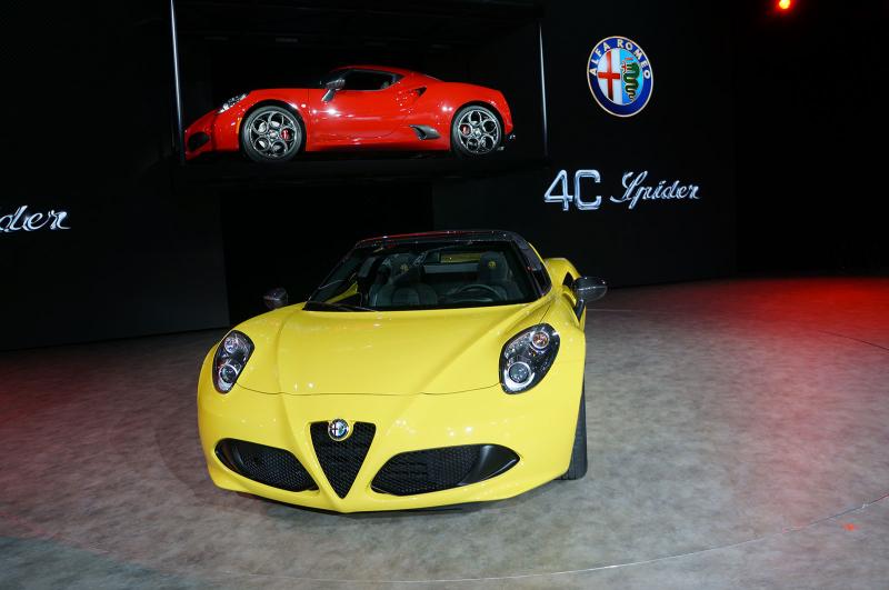  - Détroit 2015 live : Alfa Romeo 4C Spider 1