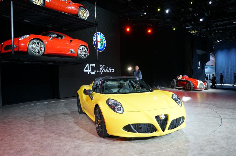  - Détroit 2015 live : Alfa Romeo 4C Spider 1