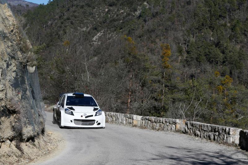 WRC : la Toyota poursuit ses tests 1