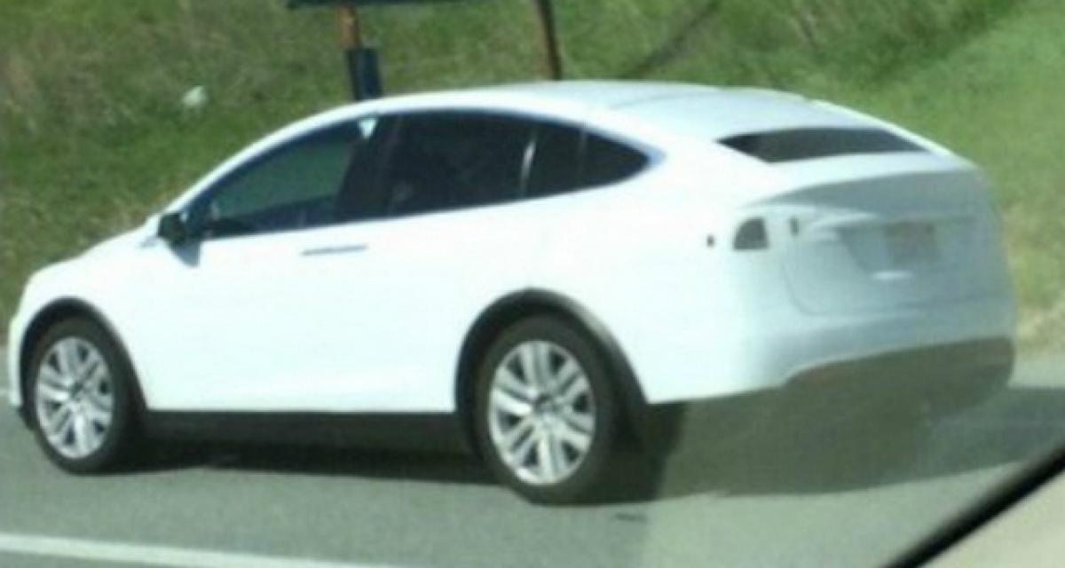 Tesla Model X : débarquement imminent