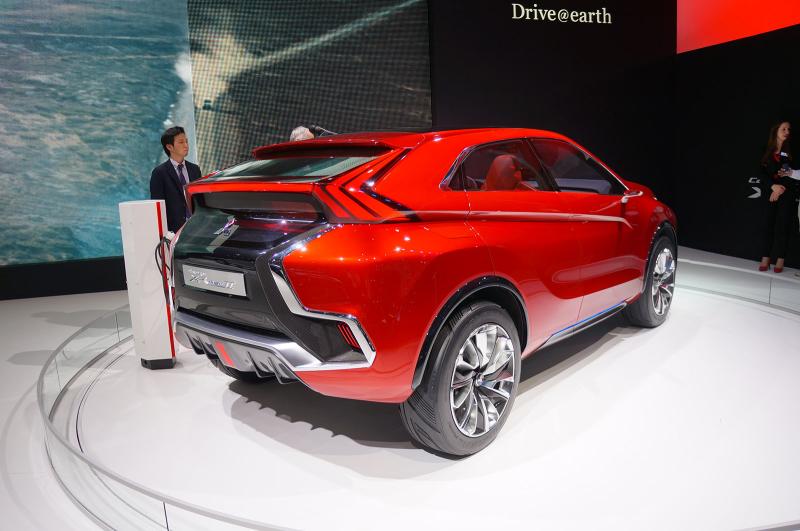  - Genève 2015 live : Mitsubishi XR-PHEV II 1