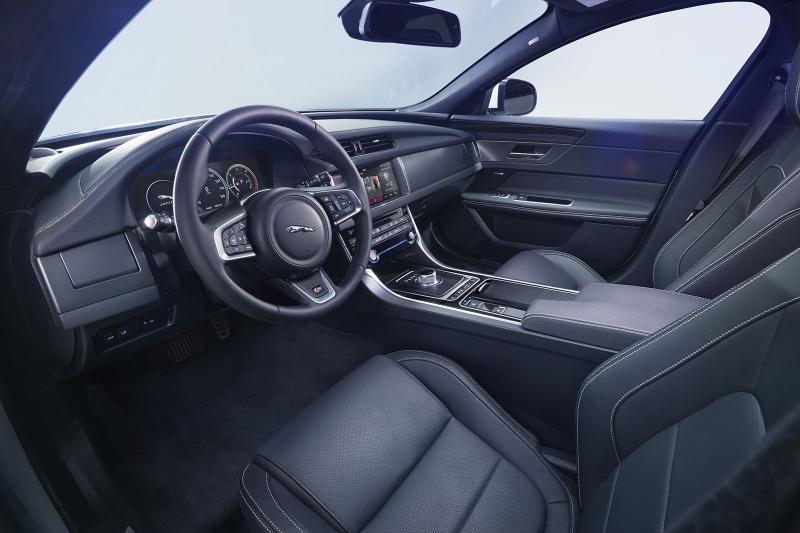  - New York 2015 : Jaguar XF 1