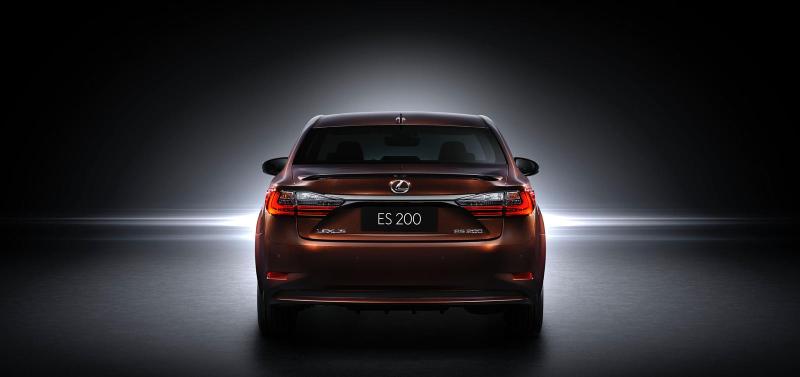  - Shanghai 2015 : Lexus ES 1