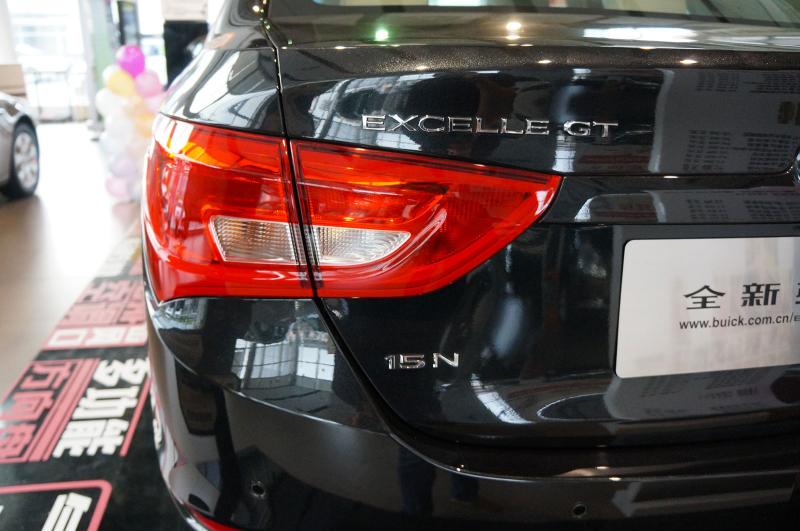  - Shanghai 2015 Live : Buick Excelle GT et Verano 1