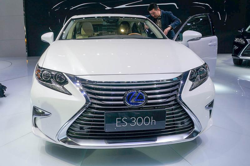  - Shanghai 2015 live : Lexus ES 1