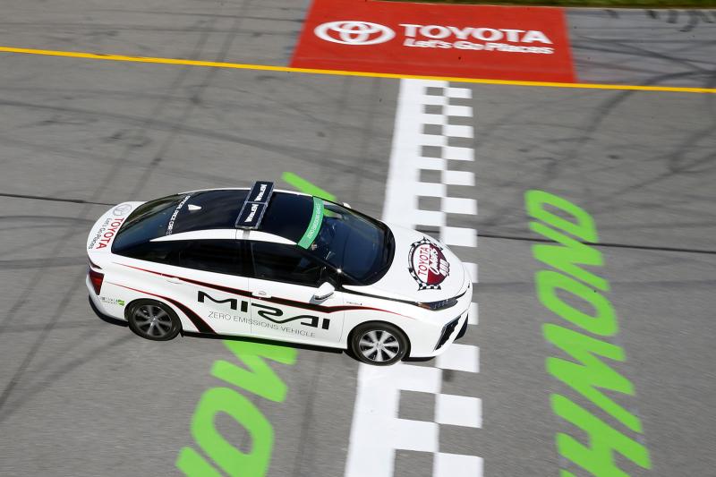 La Toyota Mirai mènera les débats en NASCAR 1
