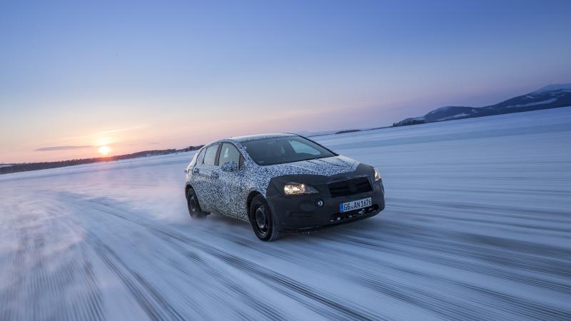  - Opel livre des "spyshots officiels" de la future Astra 1