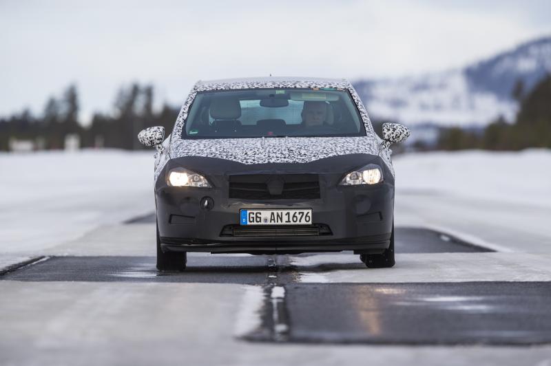  - Opel livre des "spyshots officiels" de la future Astra 1