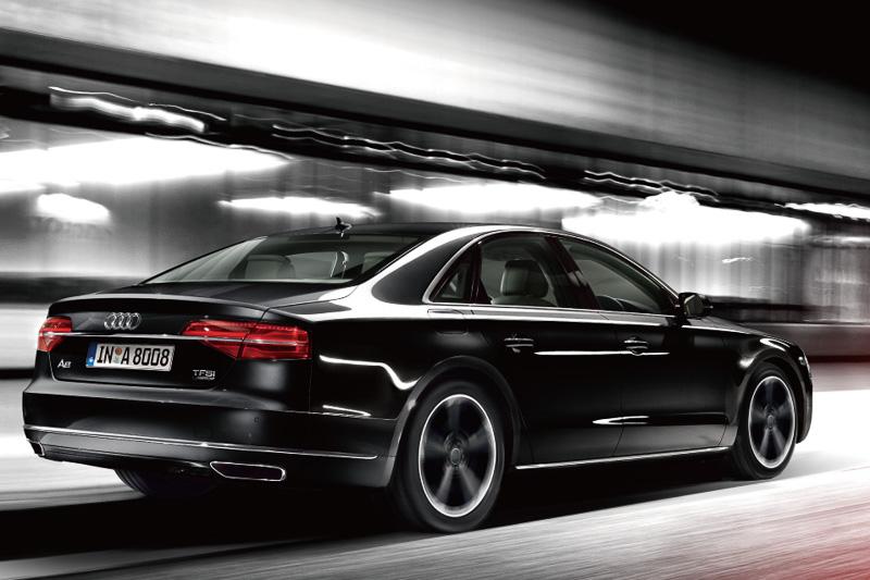  - Double série limitée pour l'Audi A8 au Japon 1