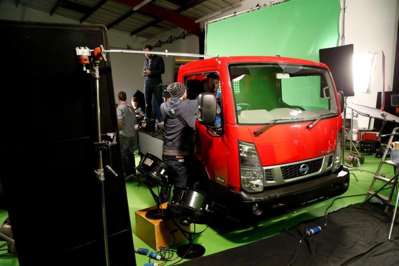  - Yaya Touré et le "Truckerball" Nissan 1