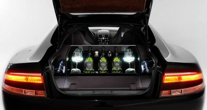  - Une Aston Martin Rapide S et sa cave à champagne Dom Pérignon