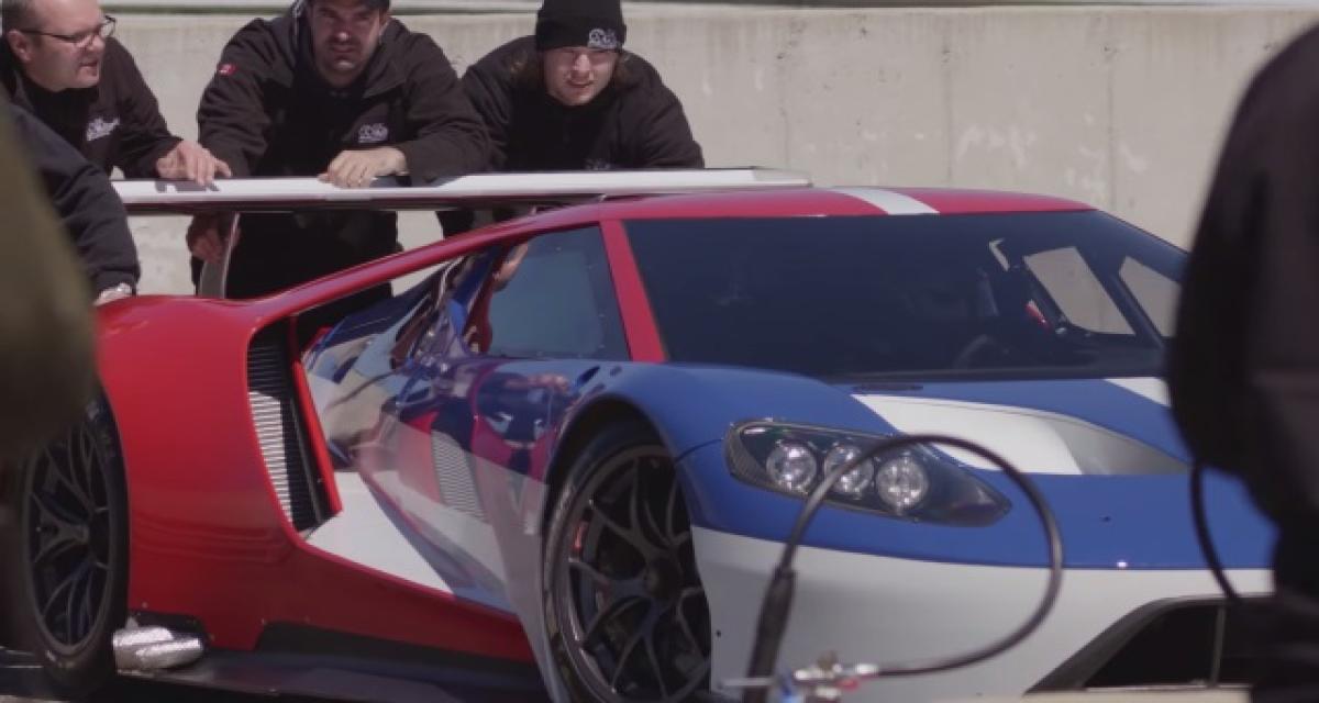 La Ford GT de course s'ébroue en vidéo