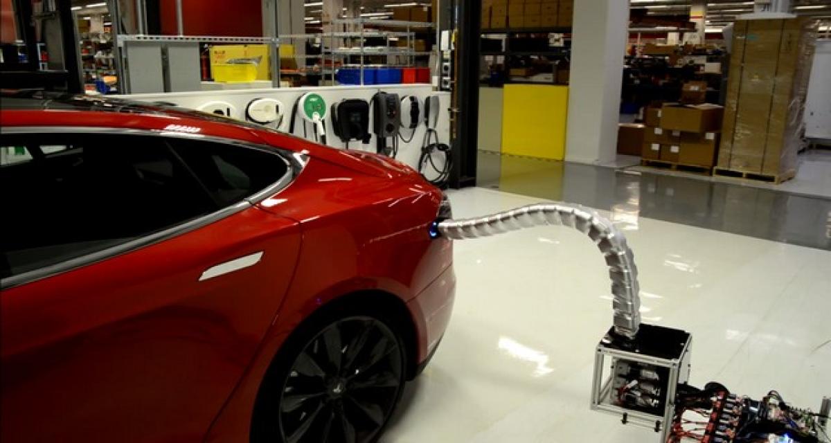 Le Tesla Snakebot prototype automatise la recharge