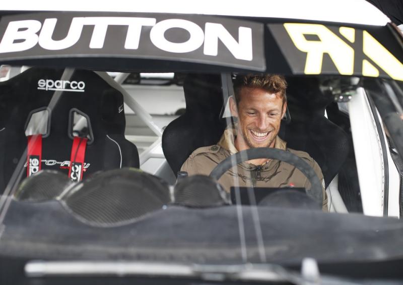  - Button et Coulthard s'essayent au rallycross 1