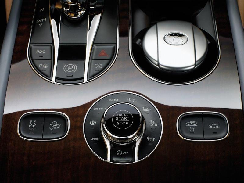  - Francfort 2015 : Bentley Bentayga 1