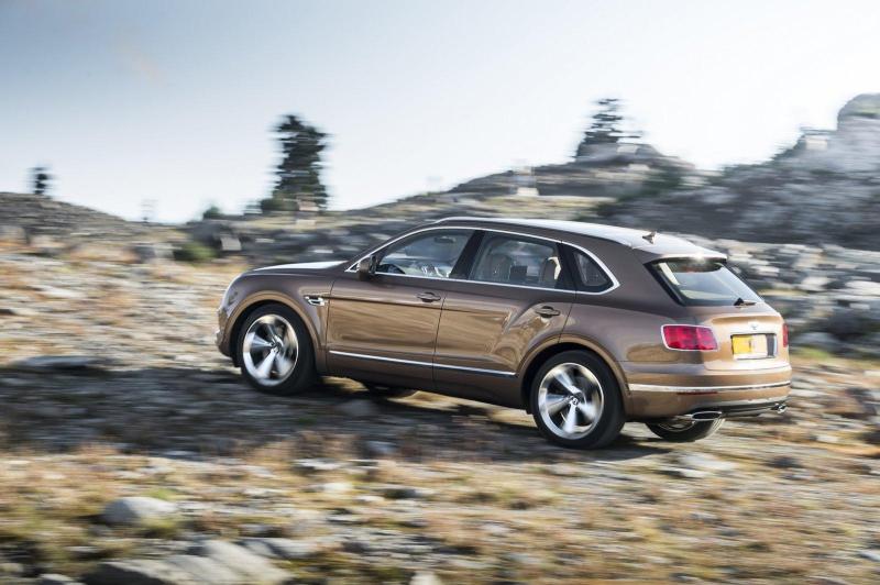  - Francfort 2015 : Bentley Bentayga 1