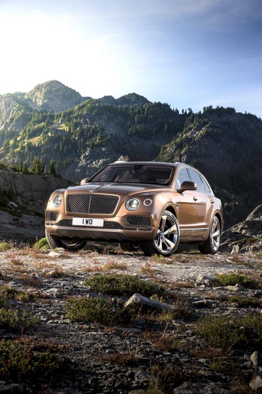  - Francfort 2015 : Bentley Bentayga 1