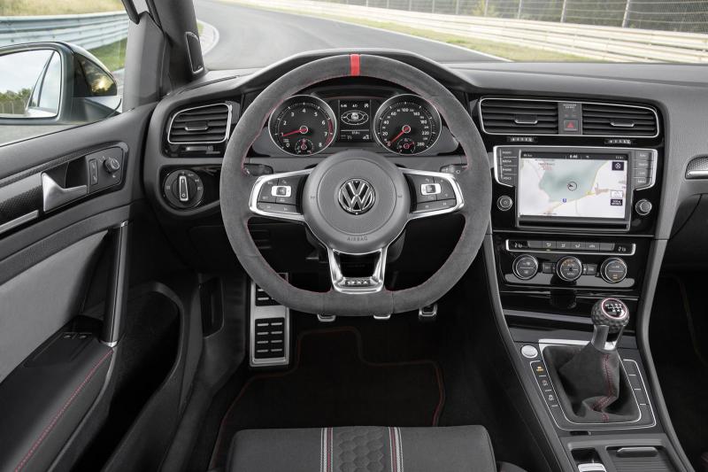  - Francfort 2015 : Volkswagen Golf GTI Clubsport 1