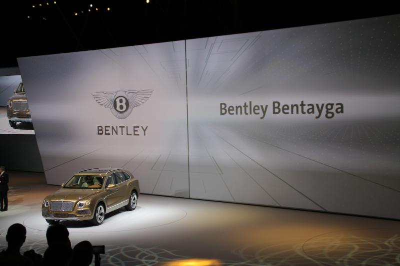  - Francfort 2015 live : Bentley Bentayga 1