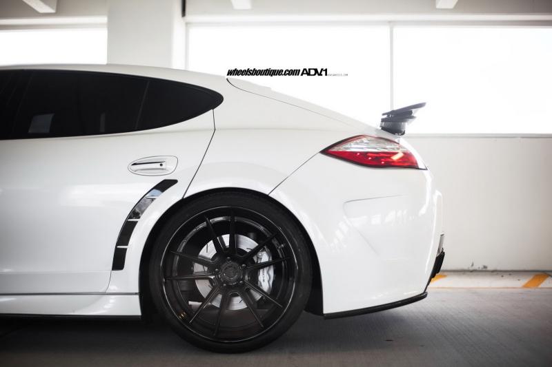  - Mansory et une Porsche Panamera Turbo 1