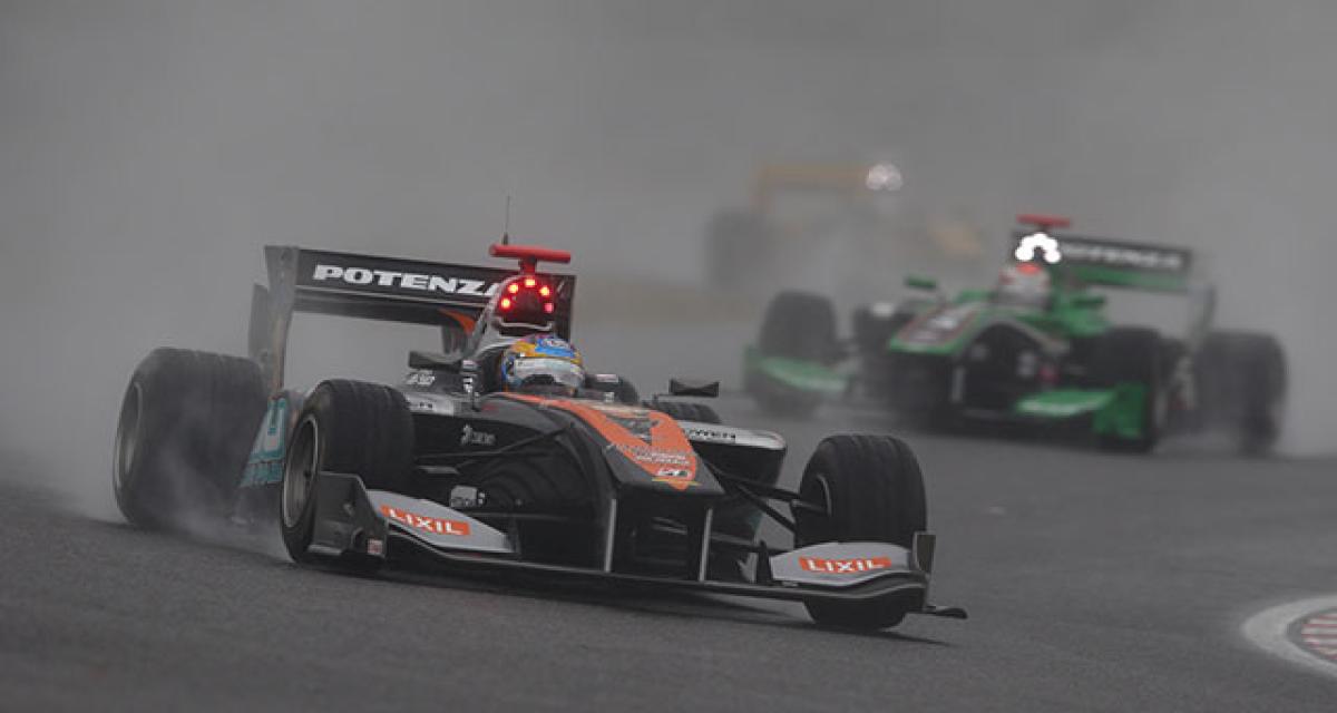 Super Formula 2015 - 7 : Hirohaki Ishiura champion