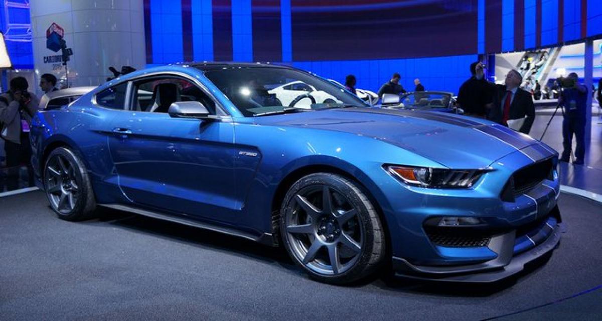 Ford Shelby GT350R Mustang : sacrée Performance Car of the Year