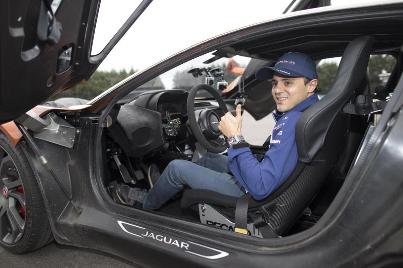  - Felipe Massa aux manettes de la C-X75 de Spectre 1