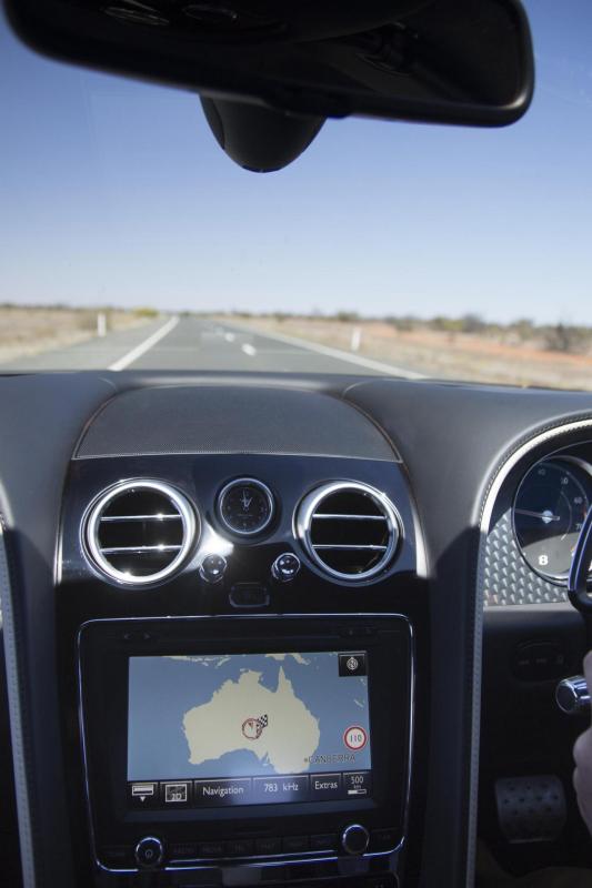  - 331 km/h en Bentley Continental GT Speed sur la Stuart Highway 1