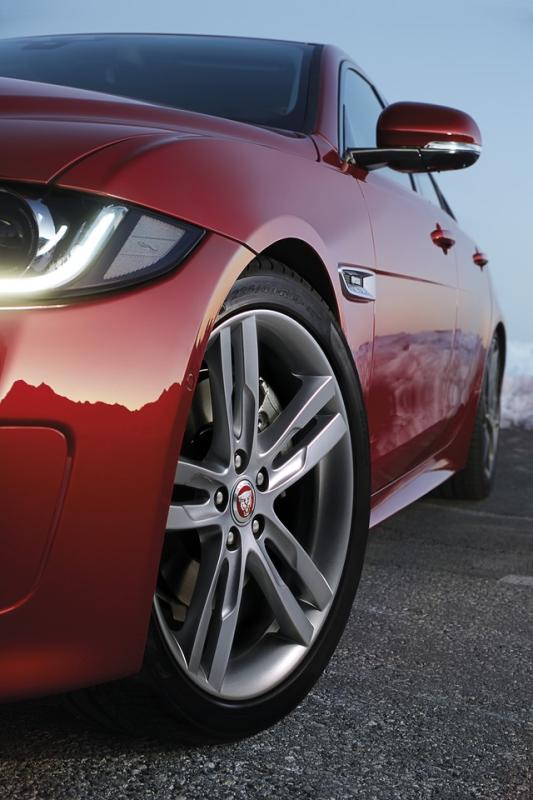  - Los Angeles 2015 : Jaguar XE et transmission intégrale 1