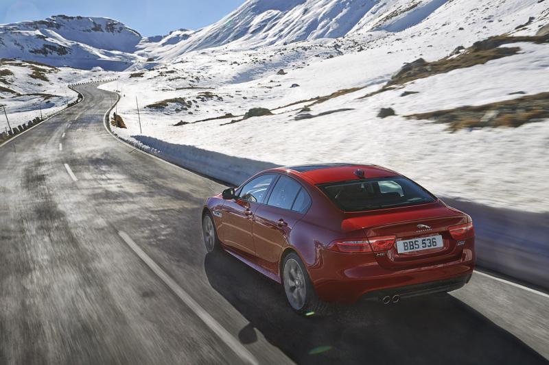  - Los Angeles 2015 : Jaguar XE et transmission intégrale 1