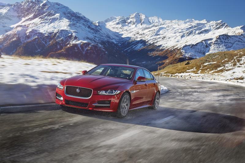  - Los Angeles 2015 : Jaguar XE et transmission intégrale 1