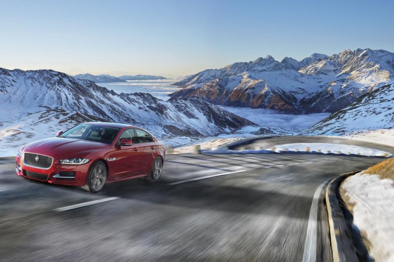  - Los Angeles 2015 : Jaguar XE et transmission intégrale 1