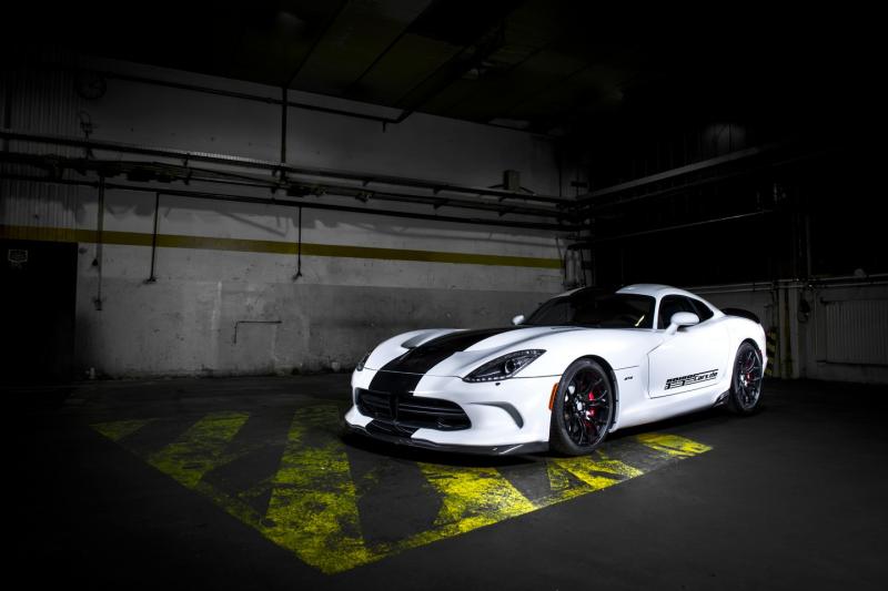  - Geiger Cars et une Dodge Viper GTS 1