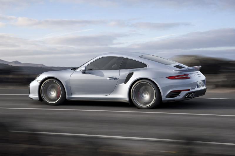 - Détroit 2016 : Porsche 911 Turbo et Turbo S 1