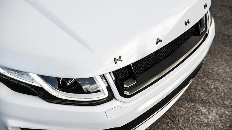  - Kahn Design et un Range Rover Evoque 1