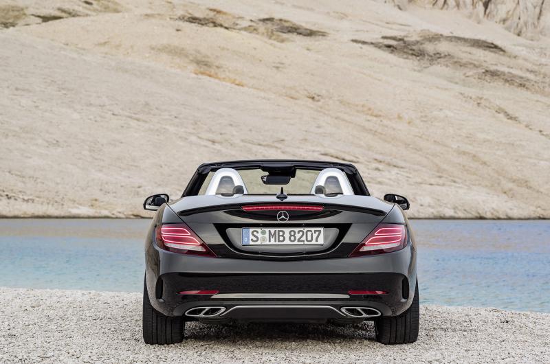 - Détroit 2016 : Mercedes SLC 1